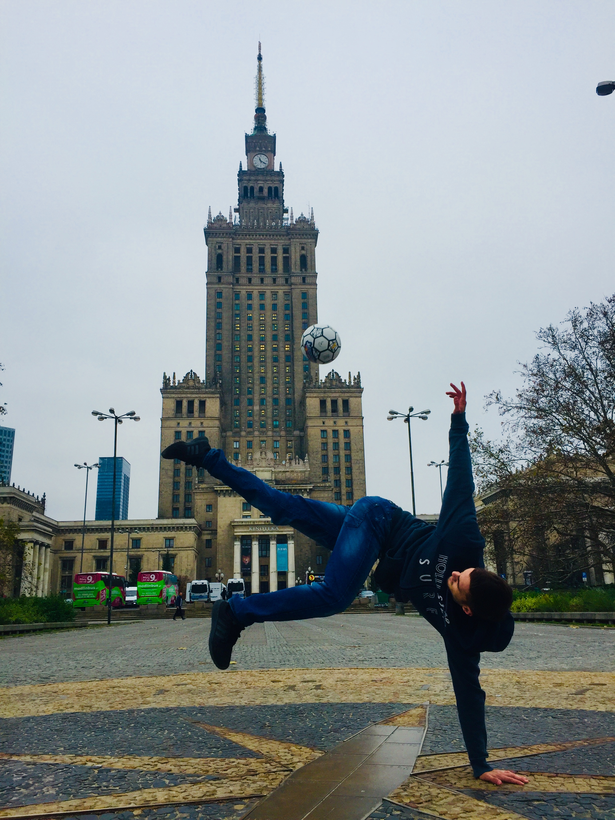 Daniel Pražák ukazuje svoje umění ve Varšavě